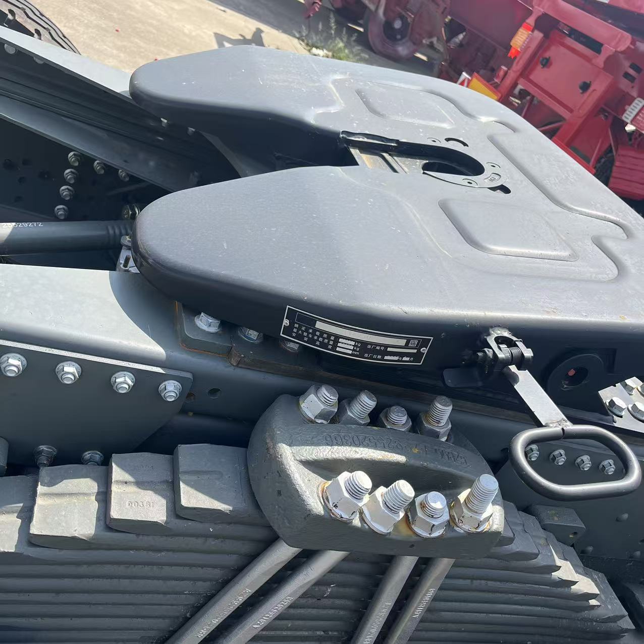 Camión tractor SINOTRUK HOWO 6×4 de 380 CV – Motor principal diésel Euro III usado