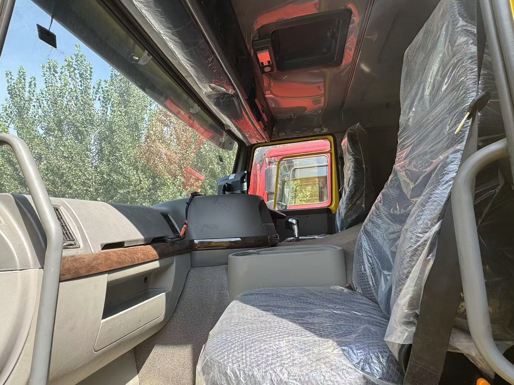 Camión mezclador de concreto pesado HOWO 8×4 de 375 CV – Euro III, usado, para construcción
