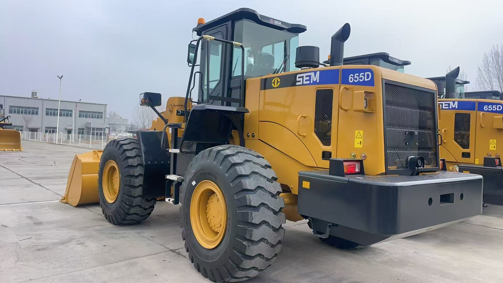 Cargador de ruedas SEM655D de 5 toneladas | Peso operativo de 16.800 kg | Motor Weichai de 162 kW | YUYAN MACHINERY