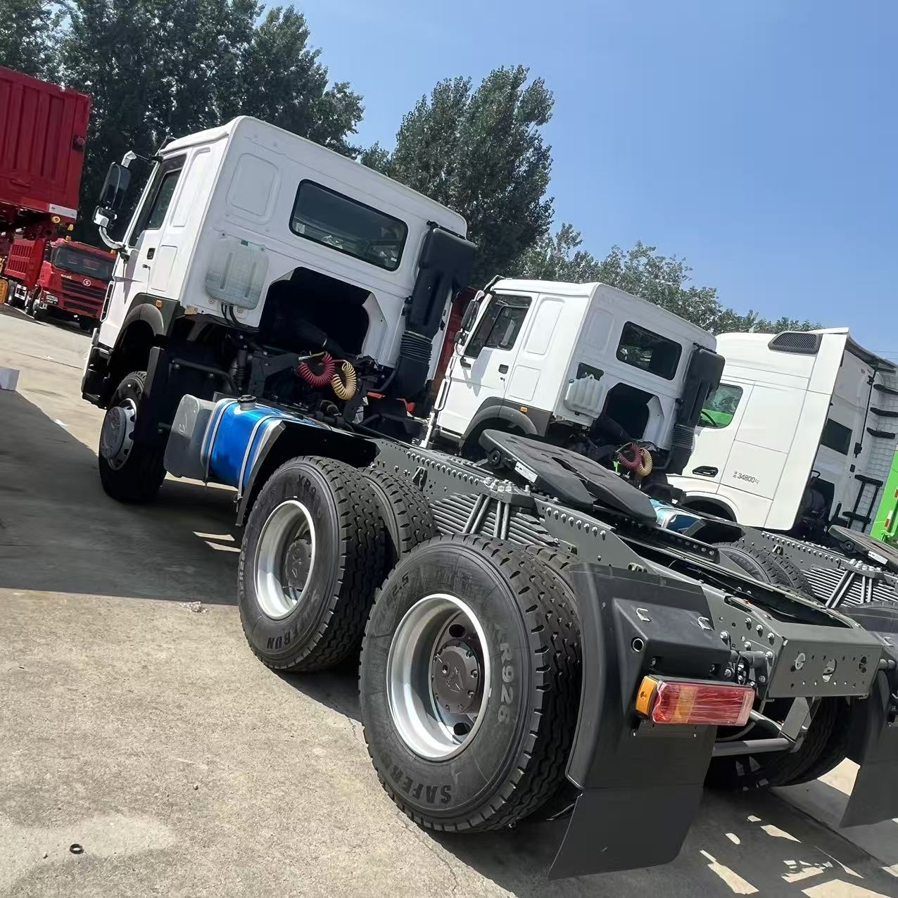 Camión tractor SINOTRUK HOWO 6×4 de 380 CV – Motor principal diésel Euro III usado