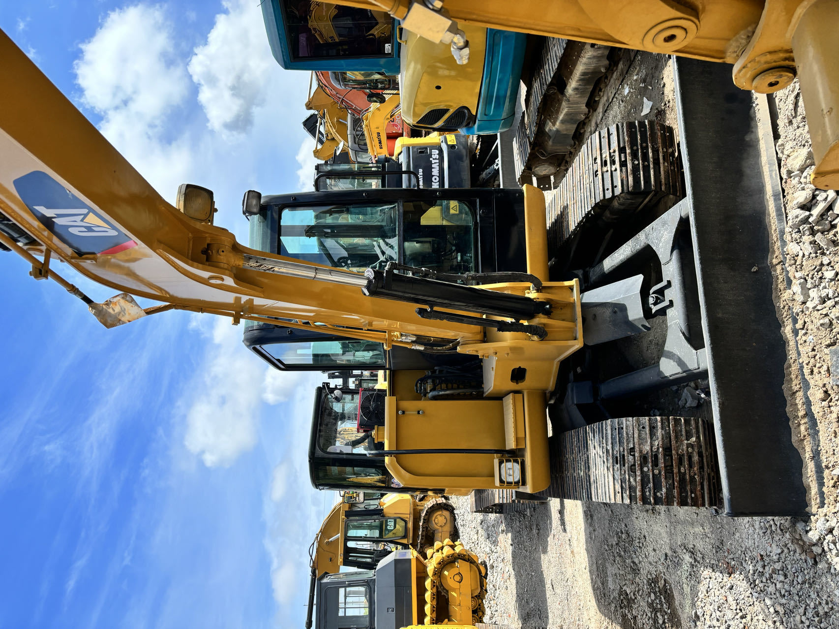 Miniexcavadora CAT 305.5E2 de segunda mano en venta | Excavadora de 5,5 toneladas de Caterpillar | Potente motor CAT | Compacta y eficiente | Lista para trabajar