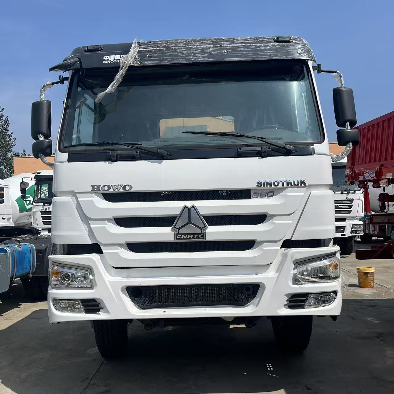 Camión tractor SINOTRUK HOWO 6×4 de 380 CV – Motor principal diésel Euro III usado