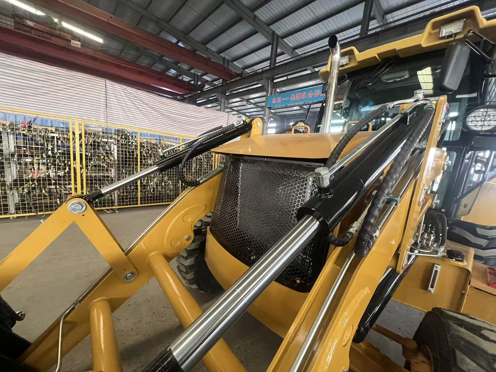 YUYAN 366T Retroexcavadora con pala cargadora | 7600 kg | Cuchara cargadora de 1,35 m³ | Retroexcavadora de 0,3 m³ | Personalizable OEM/ODM