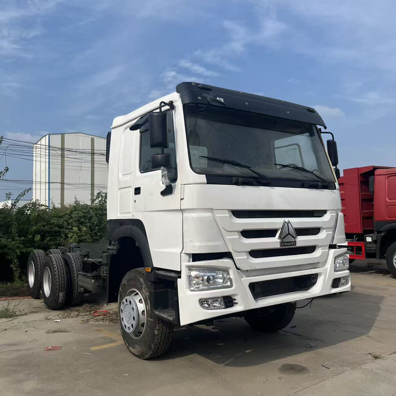Chasis de camión volquete SINOTRUK HOWO 6×4 usado, 375 CV – WD615.47, diésel Euro II