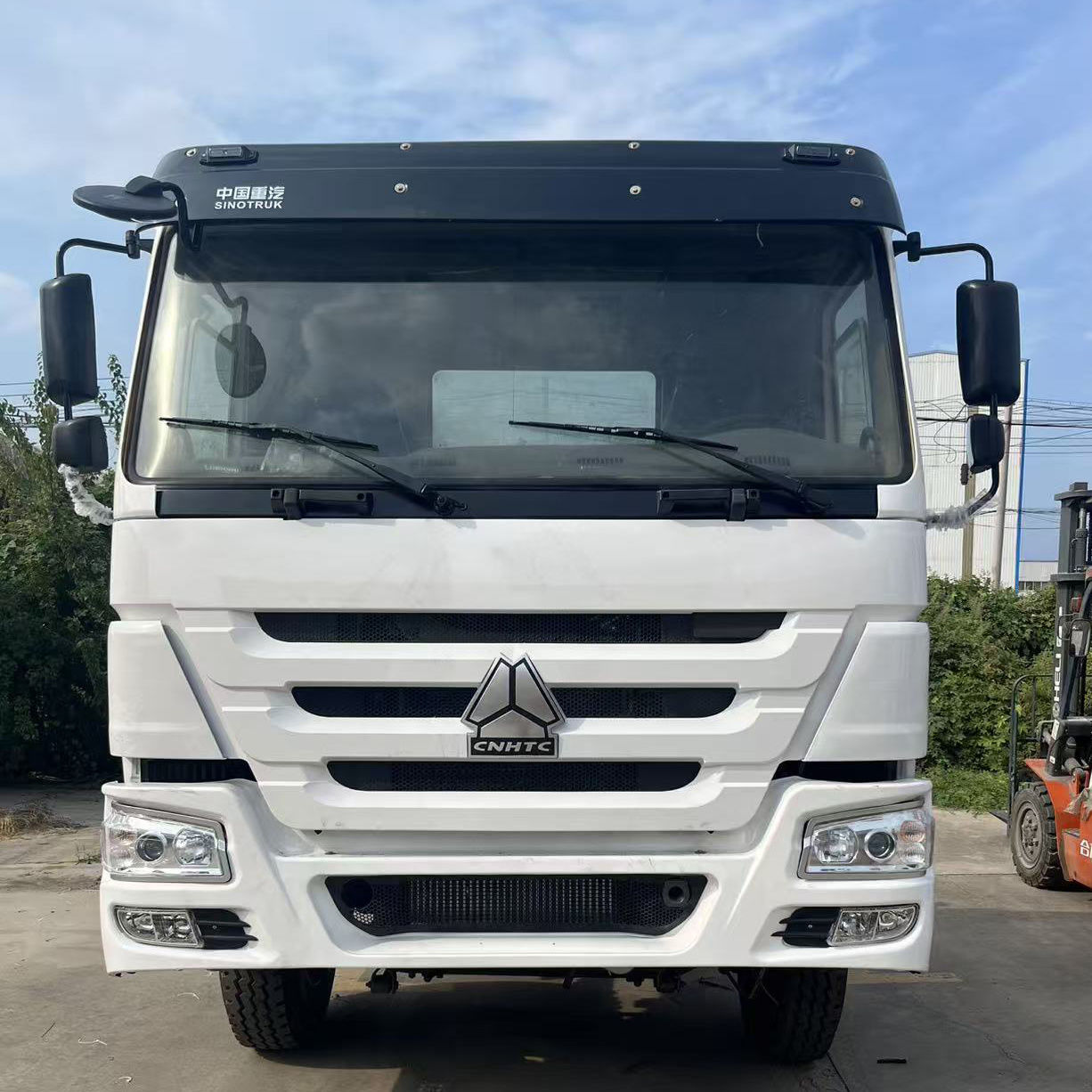 Chasis de camión volquete SINOTRUK HOWO 6×4 usado, 375 CV – WD615.47, diésel Euro II